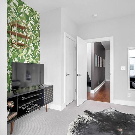 Big New And Modern With Skyline View Mural And Ping Pong Nashville Exteriér fotografie