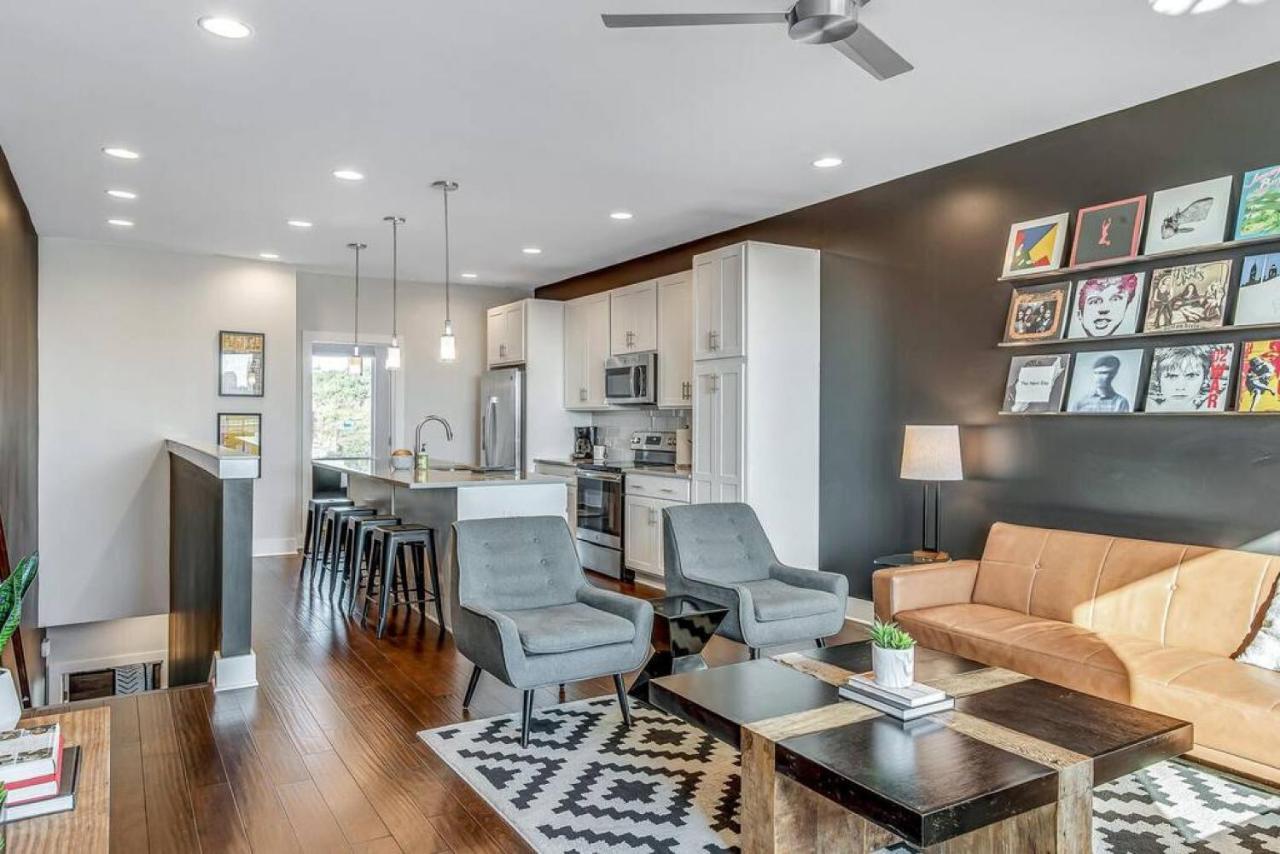 Big New And Modern With Skyline View Mural And Ping Pong Nashville Exteriér fotografie
