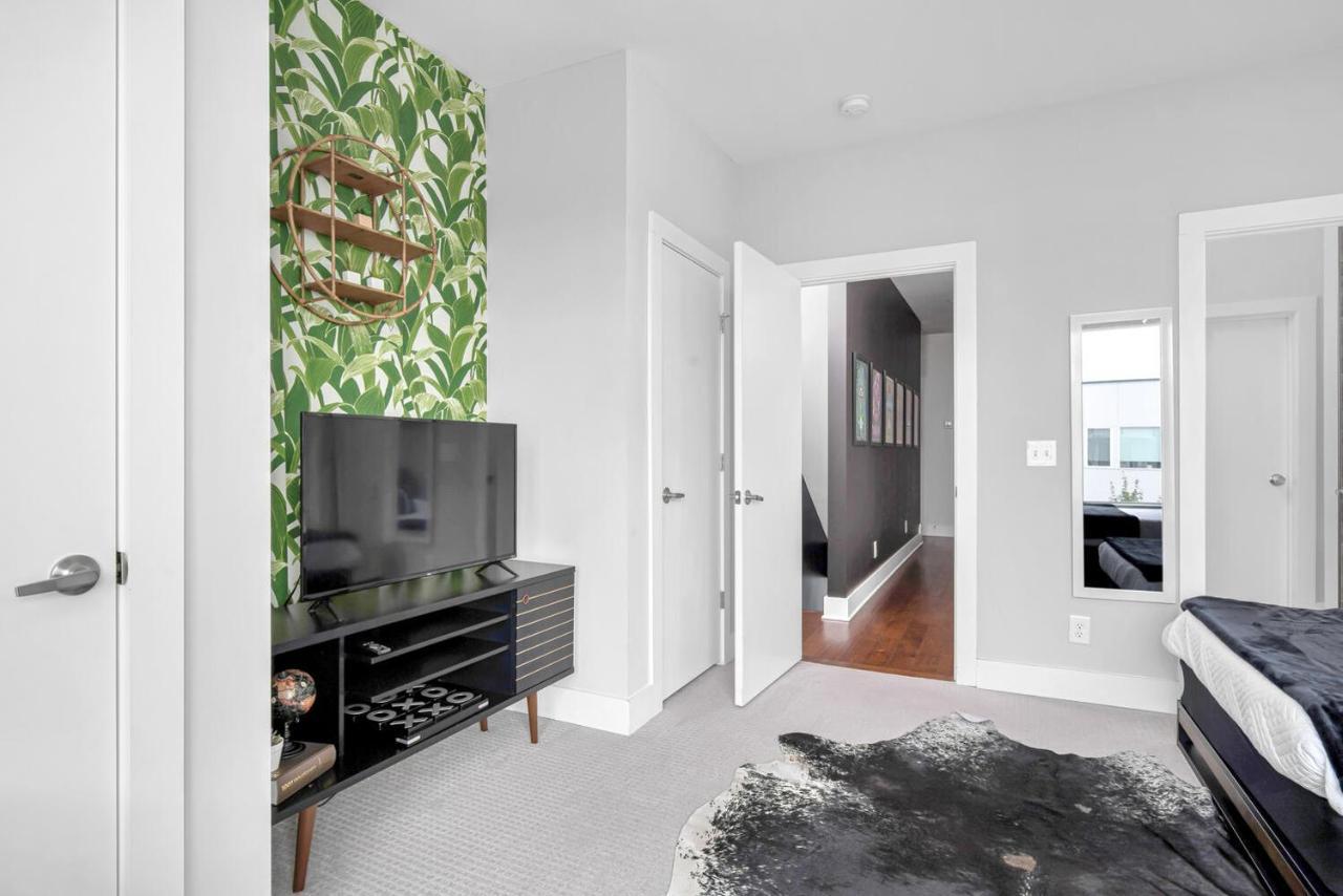Big New And Modern With Skyline View Mural And Ping Pong Nashville Exteriér fotografie