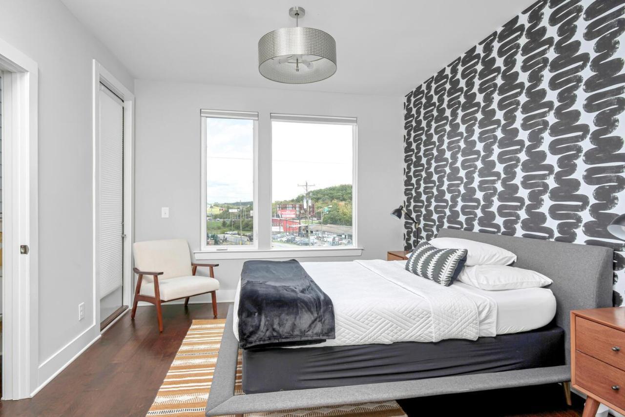 Big New And Modern With Skyline View Mural And Ping Pong Nashville Exteriér fotografie